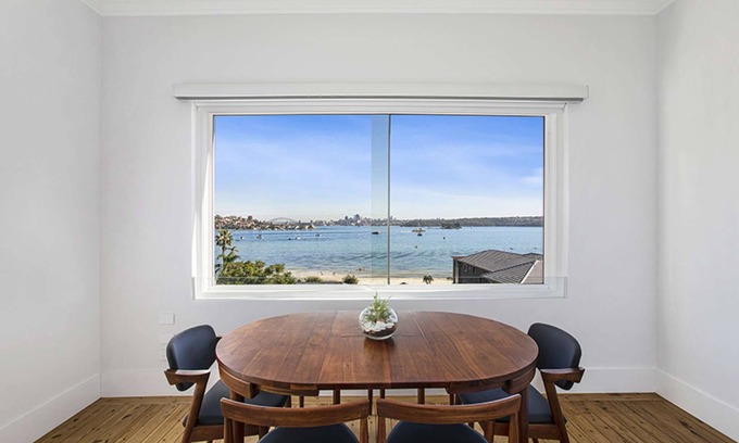 Rose Bay Apartamento | Stunningly renovated Art Deco beachside 2BR apartment with views