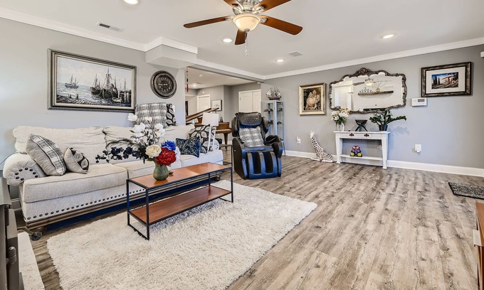 Ellicott City Casa | STUNNINGLY SPACIOUS 2B2B HOUSE WITH PARKING