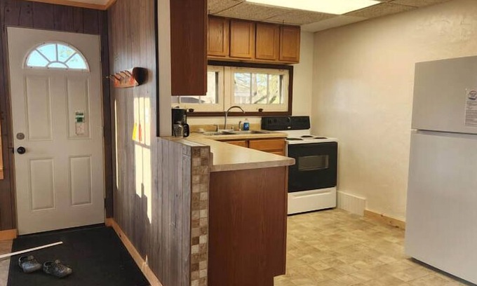 Fremont Cabina | Sturgeon Cabin - Waterfront resort on Fremont Wolf River