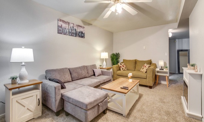 Sturgis Apartamento | Sturgis Apt: 1 Mi to Sturgis Motorcycle Rally!