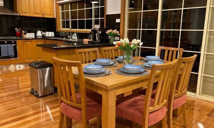 Glenroy Casa | Style/Comfort/Spacious 4 Bedroom House plus study
