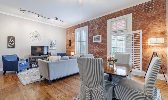 Greenville Downtown Apartamento | 1/2 cuadra de la calle principal en el corazón del centro de la ciudad