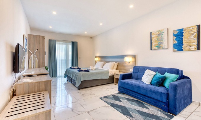 Bugibba Apartamento | Stylish 1-Bedroom Studio Bay Square 2