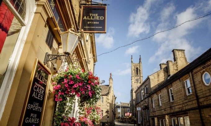 Honley Casa | Stylish 18th Century cottage