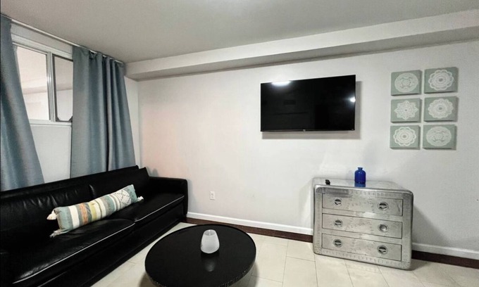 Chinatown Apartamento | Stylish 1Bd Apt next to Convention Center
