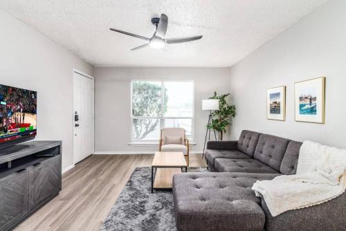 Triangle State Apartamento | Stylish 1BR Corporate Suite - Austin