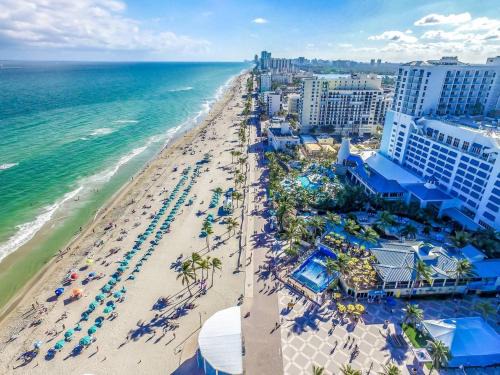 Hollywood Apartamento | Stylish 1BR Walk to the Beach 1