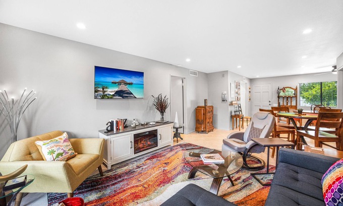 Canyon Corridor Condominio | Stylish 2/2 Ground Level Condo in South Palm Springs