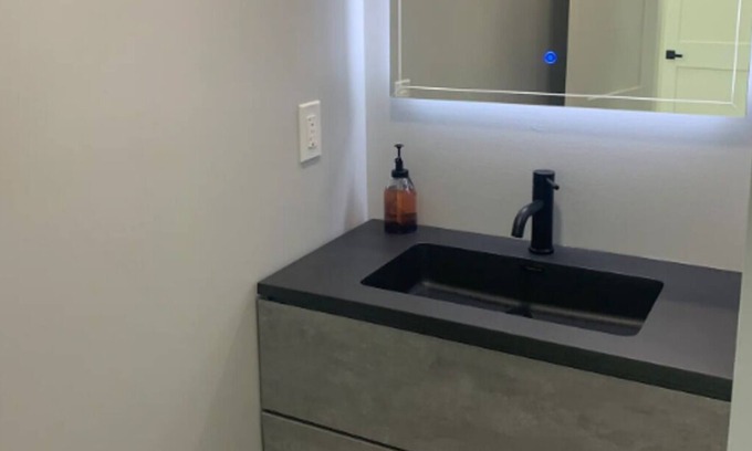Kingman Park Casa | *Stylish 2-bd house w parking close to H St*