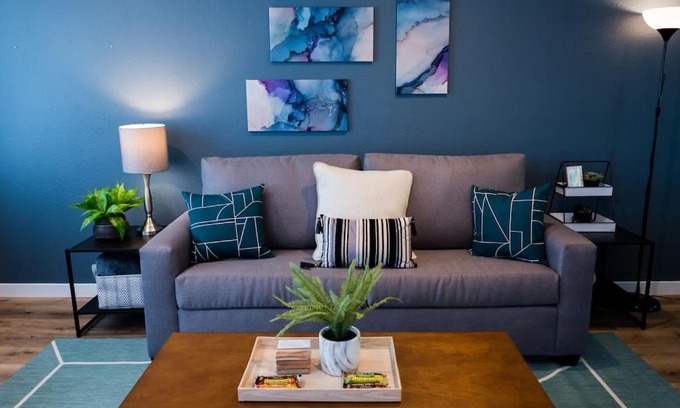 Inglewood Apartamento | Stylish 2 bed 1 and half Bath Apartment near Sofi Stadium, LAX, Forum