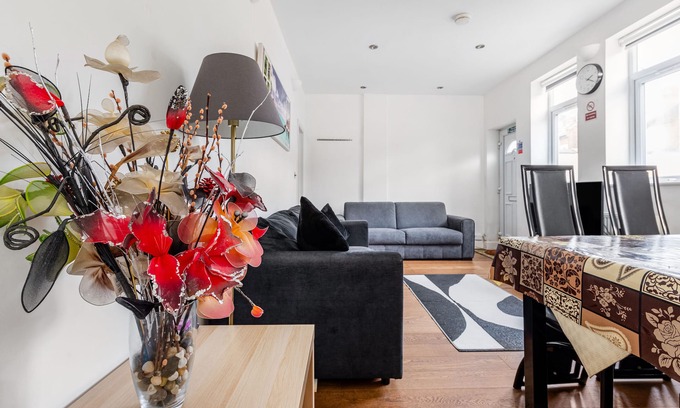 Balham Apartamento | Stylish 2-Bed, 2-Bath Flat with Free Parking for 2 Cars & Easy Tube Access