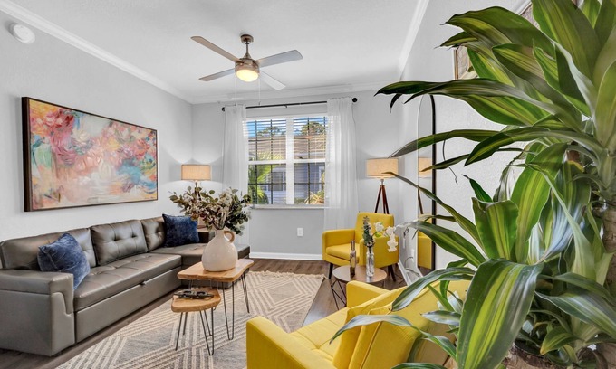 Countryway Apartamento | Stylish 2-Bed/2-Bath Tampa Apartment: Comfort Meets Convenience for Corporate Travelers