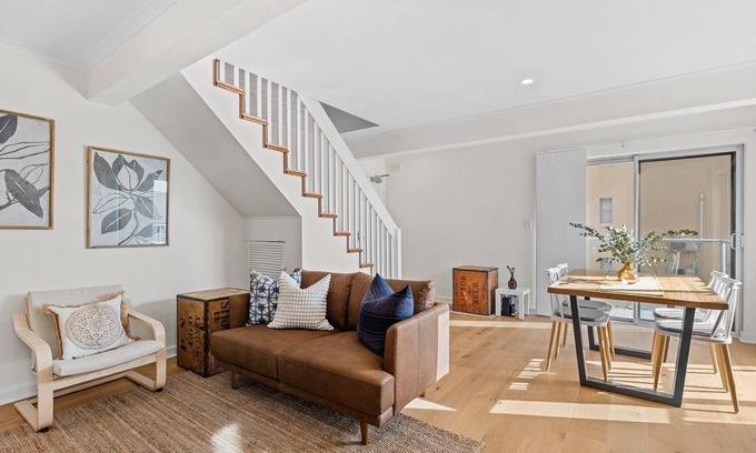Henley Beach Apartamento | Stylish 2-Bed Home Steps from Henley Beach