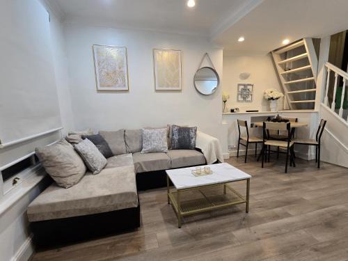 Fulham Apartamento | Stylish 2-Bed in West Central - Extended Stays
