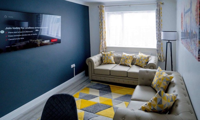 Belvedere Apartamento | Stylish 2-bed retreat near transport links