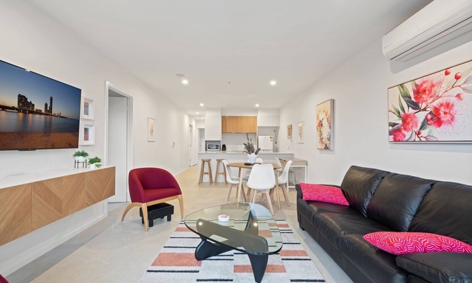 Taylor Apartamento | Stylish 2-Bed Townhouse with Balcony