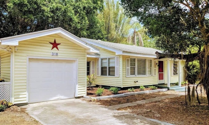 Downtown Casa | Stylish 2-Bedroom Home in Sarasota