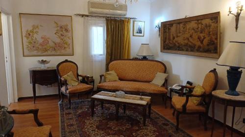 Agouza Apartamento | Stylish 2 BR apartment by Nile, Agouza, Zamalek & Downtown