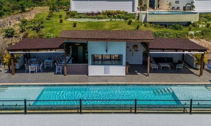 La Ceiba Apartamento | Stylish 2-BR Apt In Playa Bonita + Amazing Oceanviews