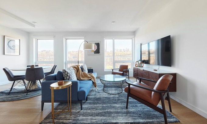 Hoboken Apartamento | Stylish 2 BR w/roof deck access - mins to NYC