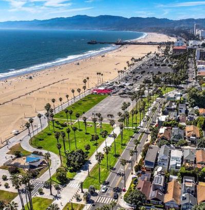 Downtown Apartamento | Stylish 2BDR & 2BTH - 15 mins walk to the beach!