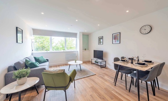 Gravesend Apartamento | Stylish 2BR Apartment at Trinity Point, Gravesend