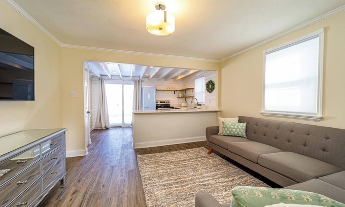 Greenwood Casa | Stylish 2BR n Old Town Greenwood