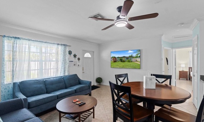 Downtown Fort Lauderdale Casa | Stylish 2BR Retreat Near Beach and Las Olas -CS51