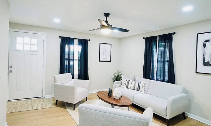 East Durham Casa | Stylish 3-bedroom home 9 min to Duke 20 min to UNC