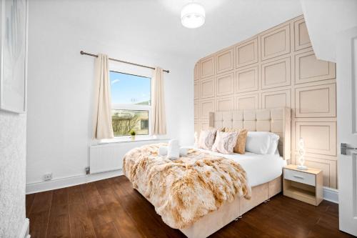 Birmingham Casa | Stylish 3-Bedroom Home with Garden & Convenient Parking 18M