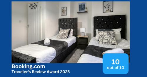 Trafford Casa | Stylish 3 Bedroom House with Garden Parking Pet Friendly