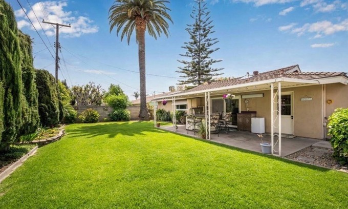 Southeast Anaheim Casa | Stylish 3-bedroom house with backyard & BBQ near Disneyland