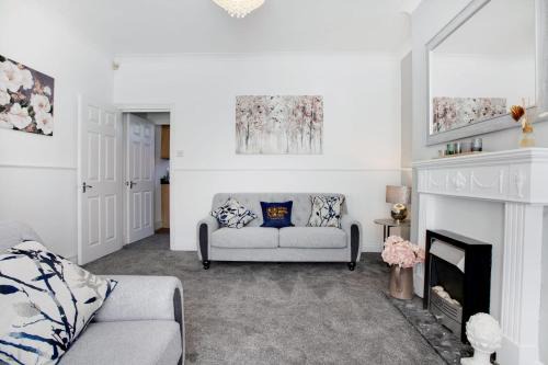 Darlington Casa | Stylish 3-Bedroom Oasis in Darlington, Sleeps 5