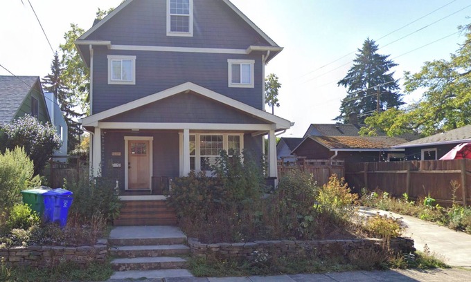 Kenton Casa | Stylish 3 Bedroom w/Spa + Yard
