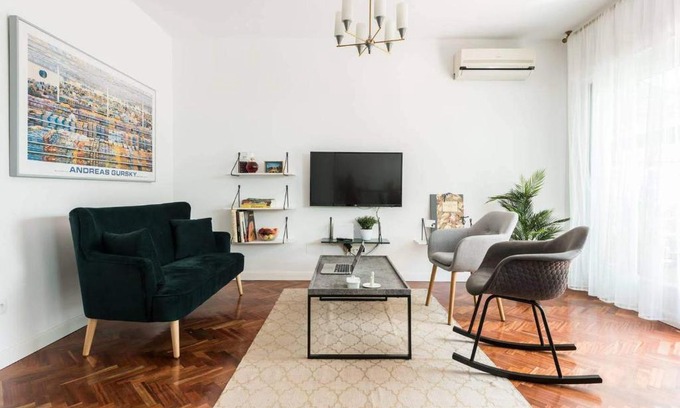 Embajadores Apartamento | Stylish 3 BR With Private Terrace In City Center