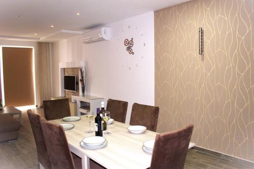 Gzira Apartamento | Stylish 3bedroom Apartment Gzira By Homely