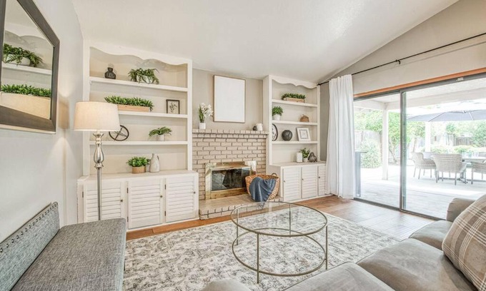 Raisin Casa | Stylish 3BR/2BA Retreat w/Pool! Dream Getaway