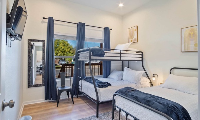 Denver Heights Casa | Stylish 3BR 2BA Urban Retreat Near Lively Downtown