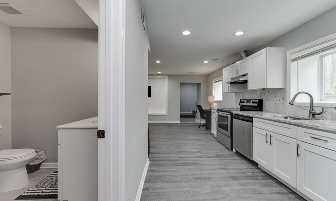 Potomac West Apartamento | Stylish 3BR 3BA Colonial House by Cozysuites