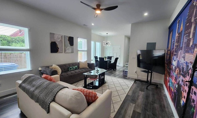 Sylvan Hills Apartamento | Stylish 3BR Apt w/King Suite