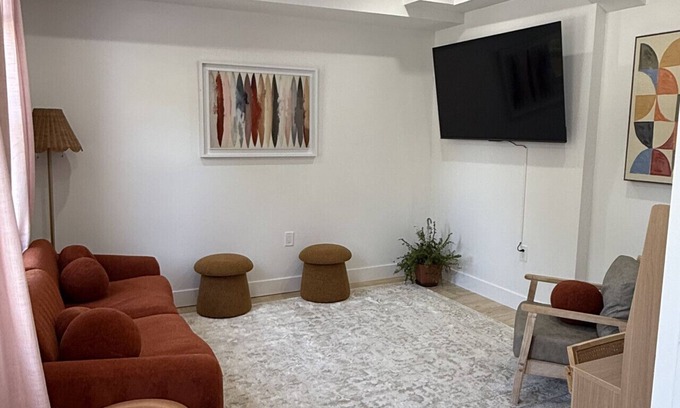 Montclair Apartamento | Stylish 4BR Duplex in Montclair