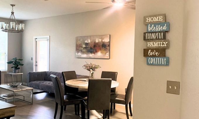 Vista East Apartamento | Stylish 3BR Gated Retreat Near MCO - Pool - Walk to Dining & Shops - 2 Masters