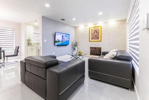 Miami Gardens Casa | Stylish 3BR Home - BBQ & Near Top Attractions