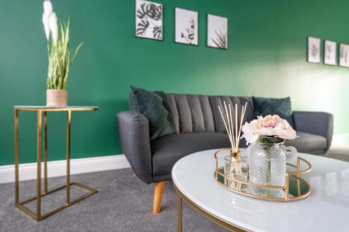 Langley Marish Apartamento | Stylish 3BR Home, Sleeps 5, Contractor Stay-Friendly, Near M25, Free Parking