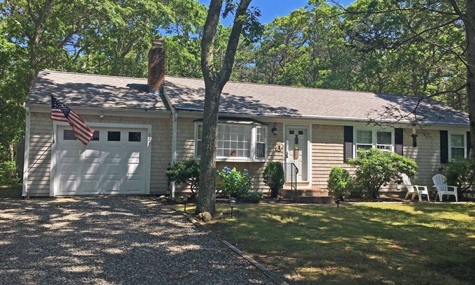 Northwest Harwich Casa | Elegante 3BR Ranch-Pet Friendly!