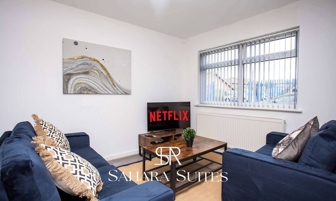 Blyth Casa | Stylish 3BR Retreat - Contractors Stay - Parking