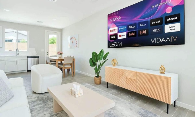 Glendale Apartamento | Stylish 3BR Retreat | King Bed + 2 Doubles