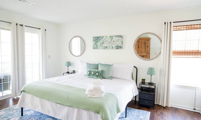 Dadeville Casa | Modern 3BR Retreat on Lake Martin