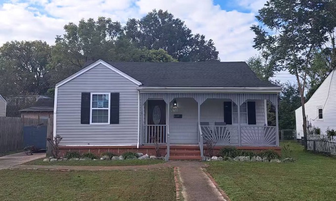 Portsmouth Casa | Stylish 3BR Retreat Near Hospitals, Shipyard, and Casino.