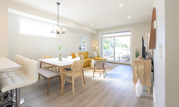 Okanagan-Similkameen Casa | Stylish 3BRD Townhome in Prime Location